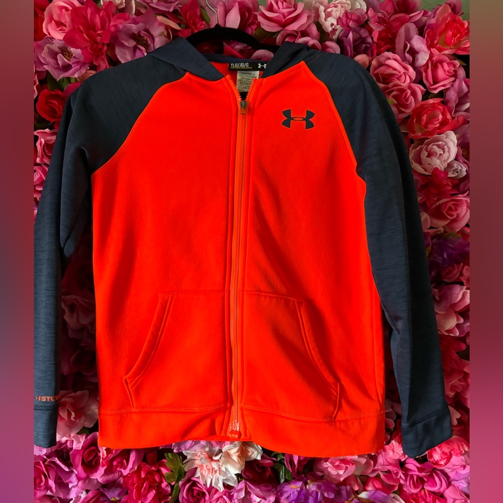 New without Tags
Under armor youth large zip up hoodie
$45+tax
Youth large